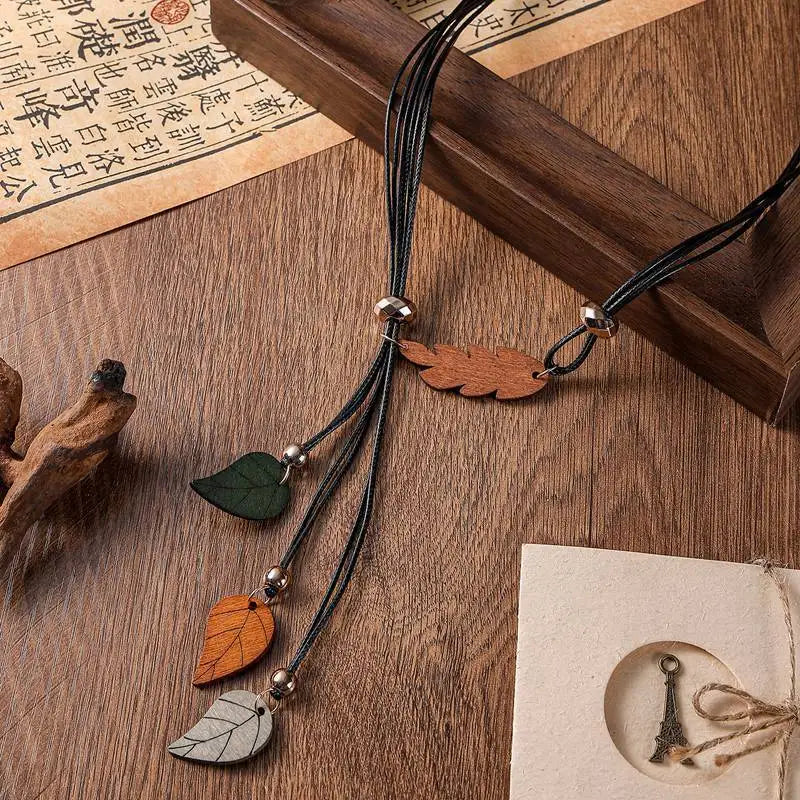 Collier Ethnique en Bois