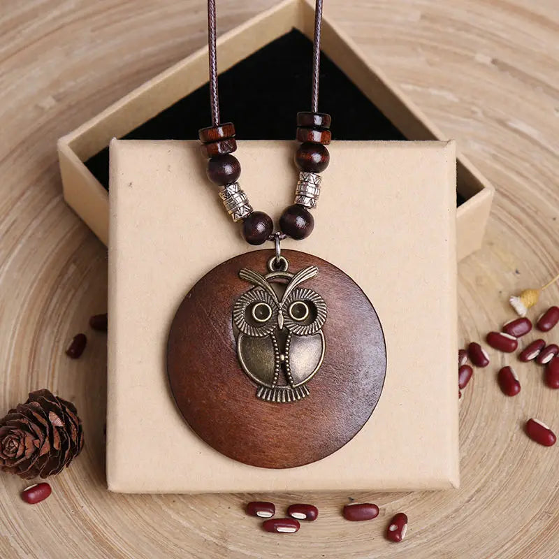 Collier artisanal en bois